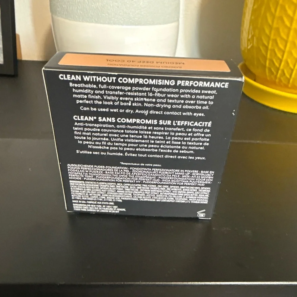 bareMinerals BAREPRO 16HR Skin-Perfecting Powder - Medium deep 40 cool